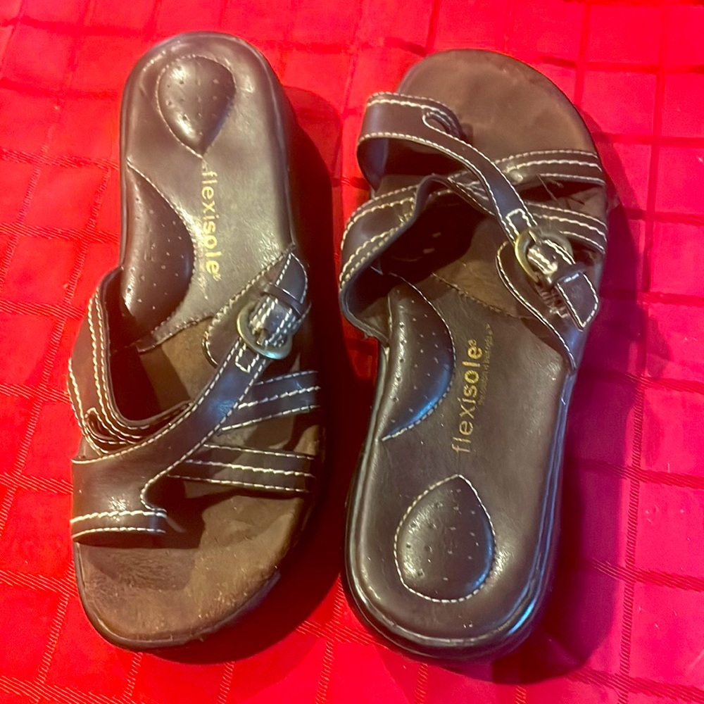 Walkable toe sandals,Flexisole, with buckle on side, brown